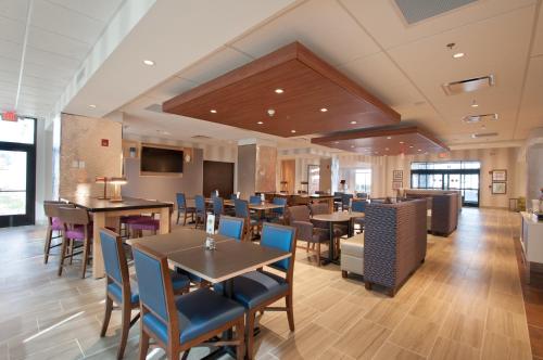 Restaurace v ubytování Holiday Inn Express Quantico - Stafford by IHG