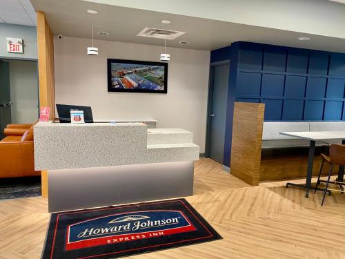 Howard Johnson by Wyndham Winnipeg West