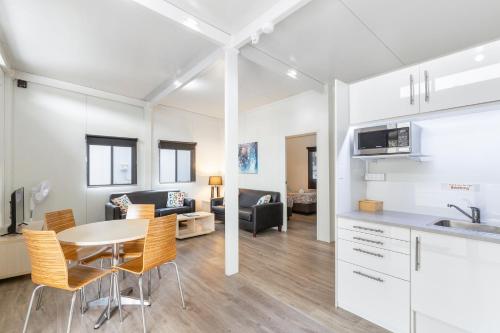 Η κουζίνα ή μικρή κουζίνα στο Gawler Caravan Park