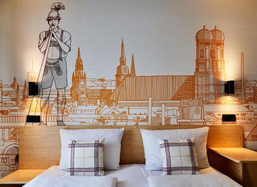 una camera da letto con un murale raffigurante una città di McDreams Hotel München - Messe a Feldkirchen