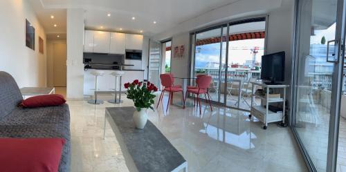 Palm d'or / GIR2405 / 2P