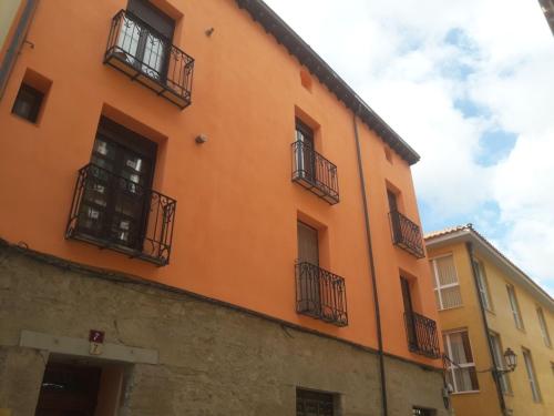 Budova, v ktorej sa apartmán nachádza