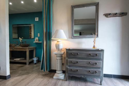 Gambar di galeri bagi LE MAS DES COLOMBES Chambres d'hôtes B&B & SPA di Oms
