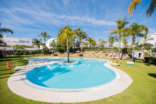 Cubos Apartamento Terrazas del Rodeo (España Marbella ...