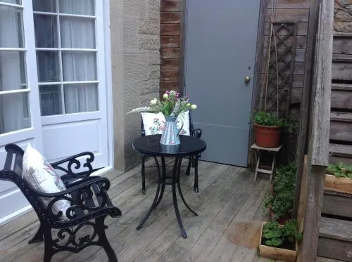 A Room in the City - West photo 3