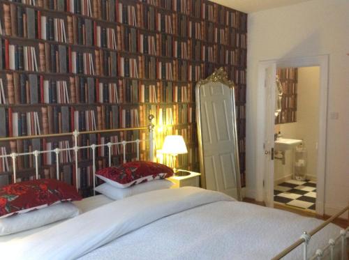 A Room in the City - West photo 23