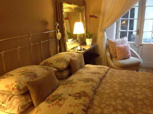 A Room in the City - West photo 26