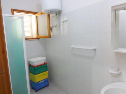 リド・マリーニにあるCasa Vacanza EUFORIAのバスルーム(トイレ、洗面台付)