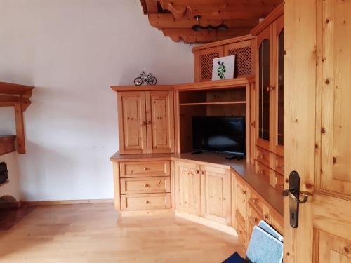 Μια τηλεόραση ή/και κέντρο ψυχαγωγίας στο Ferienhaus Kuenzerhof