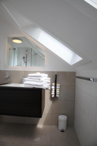 Phòng tắm tại Moderne 2 Zimmer Wohnung in Leinfelden in hervorragender Lage und Infrastruktur