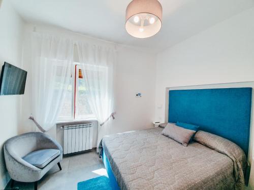 Tempat tidur dalam kamar di Oltremare Sorrento coast apartment
