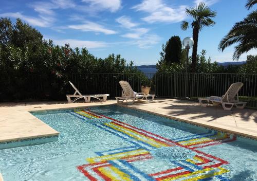 Photo de la galerie de l'établissement APT. LA CORNICHE 810 - LES ISSAMBRES F -, aux Issambres