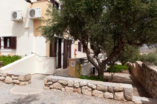 Gallery image of Berdoussis Hotel in Elafonisos