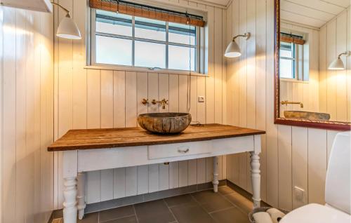 Ένα μπάνιο στο Amazing Home In Slagelse With Kitchen