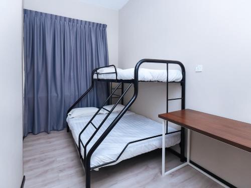 Dviaukštė lova arba lovos apgyvendinimo įstaigoje SPOT ON 89838 Lm Residence