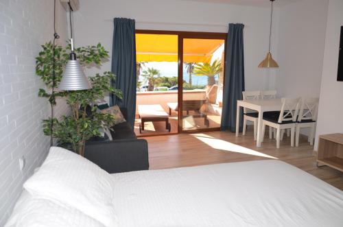 Krevet ili kreveti u jedinici u objektu Cap Sa Sal - Sa Roca 1 - Studio acceso directo al mar