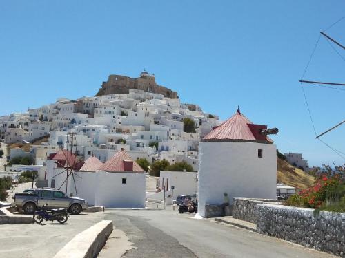 Photo de la galerie de l'établissement Θέαστρον - Theastron house with great view in Chora, à Pera Gyalos