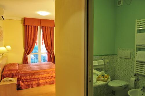 Imagem da galeria de Hotel Alsazia em Sirmione