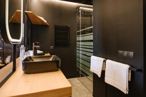 !FEST Hotel tesisinde bir banyo