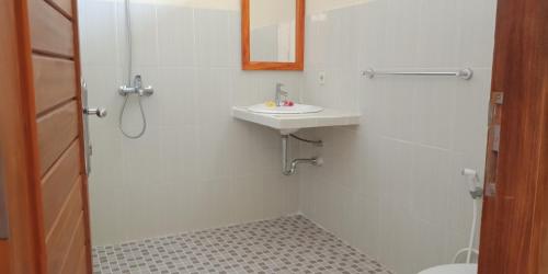 Un baño de Mantra Guesthouse Sidemen