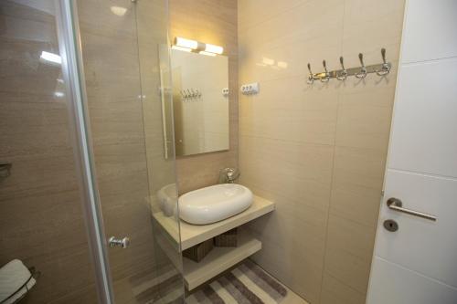 Gallery image of Mayana in Cesarica