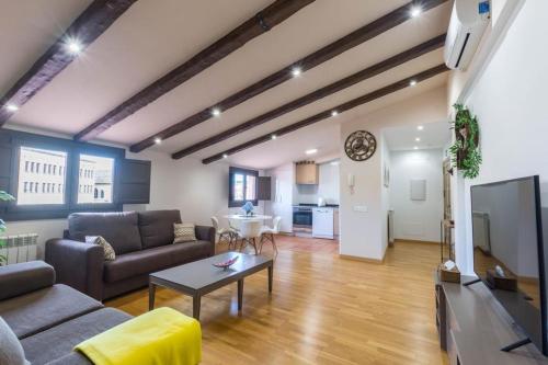 Afbeelding uit fotogalerij van Palacio Descalzos -Atico 3b- Parking incluido in Tudela