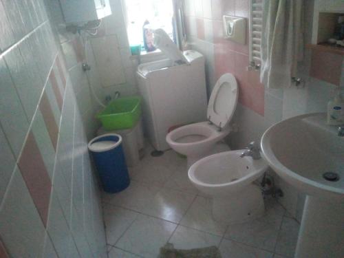 Kylpyhuone majoituspaikassa Appartamento Correale