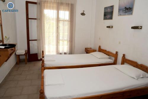 Gallery image of Captains Studios & Apartments in Kavos