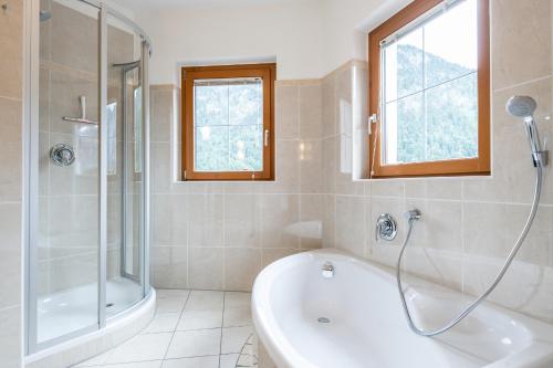 A bathroom at Alpenvital Tirol Appartements