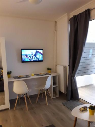 Kolonaki Luxury backyard Studio
