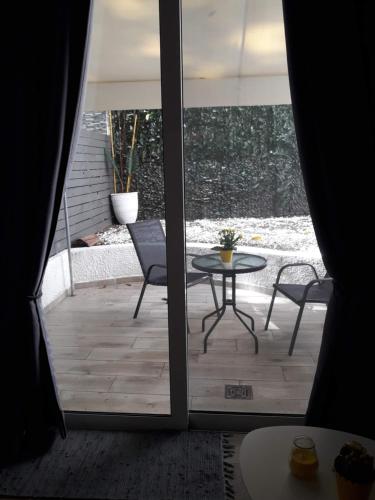 Kolonaki Luxury backyard Studio