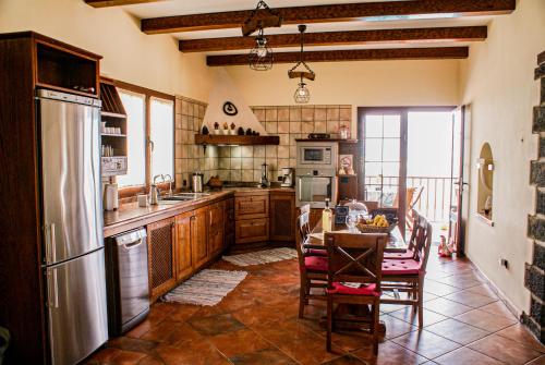 Η κουζίνα ή μικρή κουζίνα στο Villa Casa Nayara