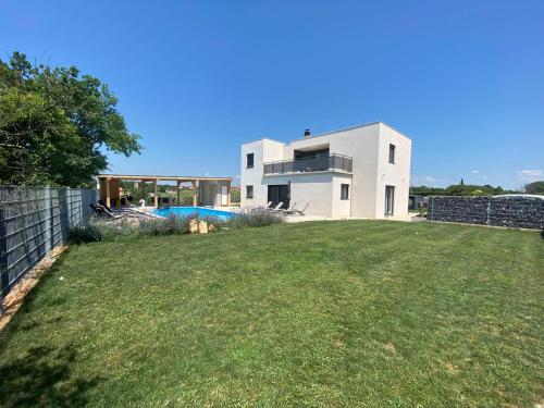 Enjoy Green, APP with swimming pool, garden, pets welcome