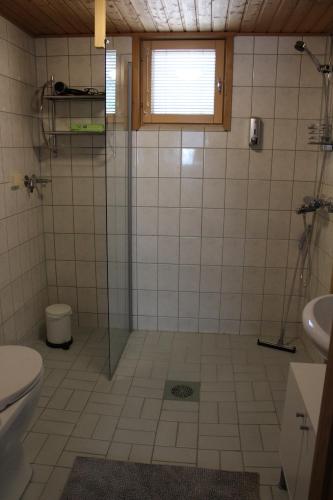A bathroom at Veikkola Hiekkasärkät