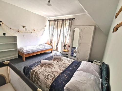 Family Garden Apartmanház 8600 Siófok, 2 Csík Ferenc utca kép - 3