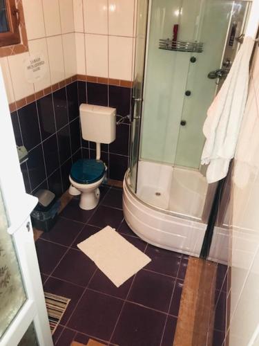Ένα μπάνιο στο Casa Matetovici
