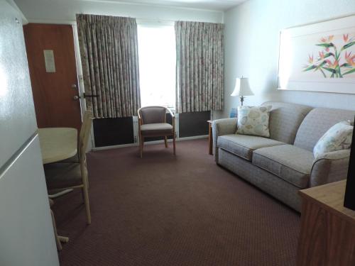 Panoramic Motel & Apts. – Photos 3