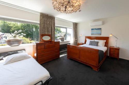 Säng eller sängar i ett rum på Hotel La Rosa Amsterdam Beach