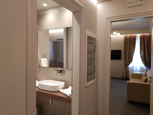 Kylpyhuone majoituspaikassa Hotel Aquarius Venice-Ascend Hotel Collection