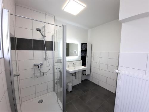 Ένα μπάνιο στο Hill43 Ferienwohnung Tuttlingen