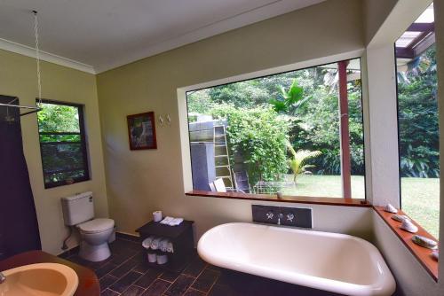 Koupelna v ubytování Thornton Beach Bungalows Daintree