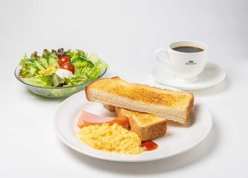 Comida en o cerca de este hotel