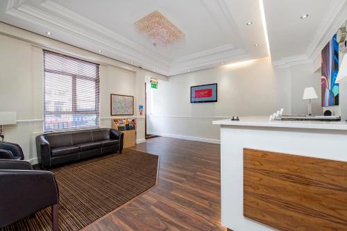 Gallery image of Lidos Hotel in London