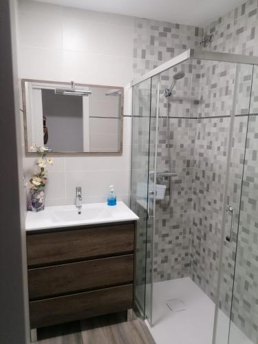Apartamento en la playa con piscina