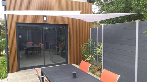 Φωτογραφία από το άλμπουμ του Joli 2 pièces esprit loft moderne σε Pau