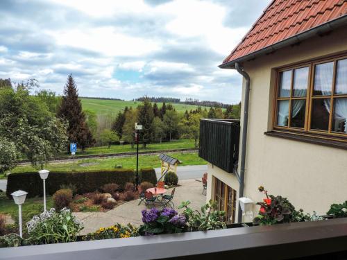 Giardino di Hotel und Berggasthof Zum Sonnenhof