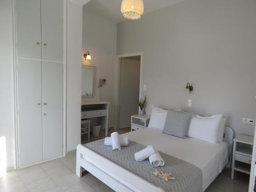 Gallery image of Corali Beach Hotel in Ios Chora