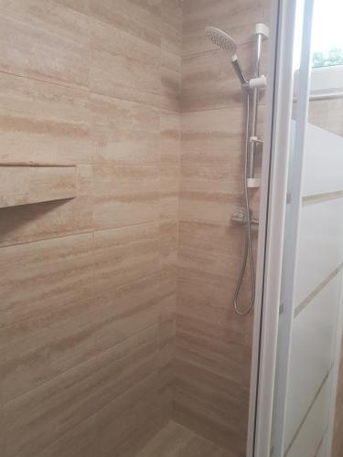 Un baño de Lara Guest House