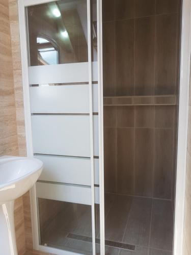 Un baño de Lara Guest House