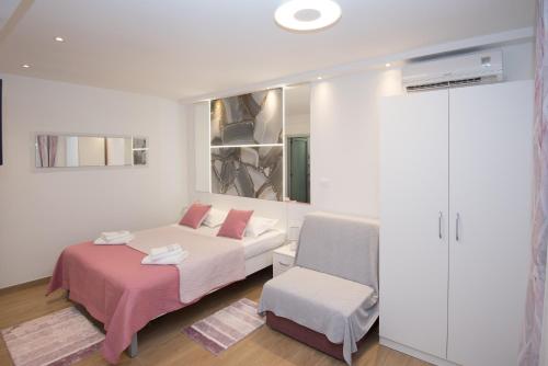 Cozy Honeymoon Apartment in the Old Town